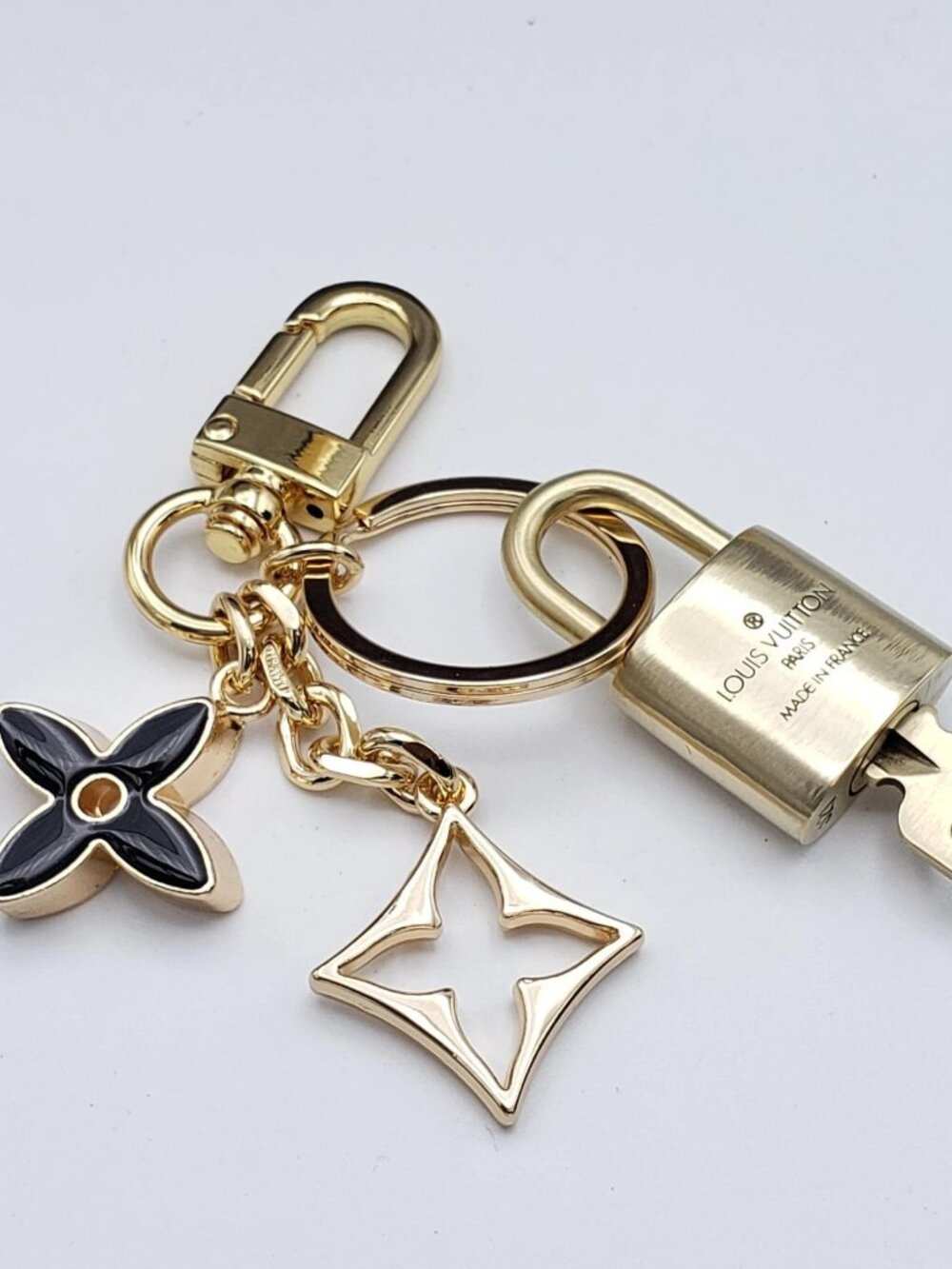 Authentic Louis Vuitton Gold Padlock 🔑 Unbranded Flower Keychain Bag Charm LV - Picture 5 of 11